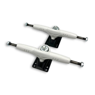 GULLWING | Pro III Trucks Set - White | 9.0"