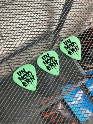 UNMODERN | Drip Logo Guitar Picks | Green - Hard | 3-Pack Set